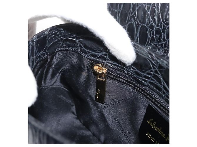 Borsa in pelle nera e oro Gancini Croco Embossed Salvatore Ferragamo Auth 176066A Nero D'oro - vista 20