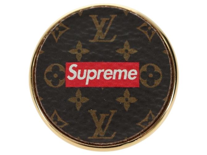 Spilla LOUIS VUITTON Collaborazione SUPRME metallo 2 Set MP2046 LV Auth YKZ1424M Argento D'oro Monogramma - vista 2