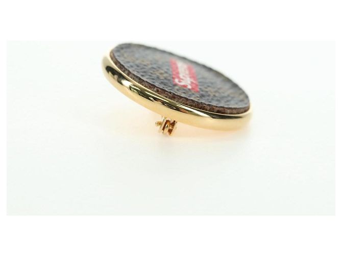 Spilla LOUIS VUITTON Collaborazione SUPRME metallo 2 Set MP2046 LV Auth YKZ1424M Argento D'oro Monogramma - vista 4