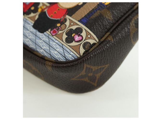 LOUIS VUITTON Vivienne Mini Pochette Accessori Pouch M80863 LV Auth YKZ1367SAM Monogramma - vista 16