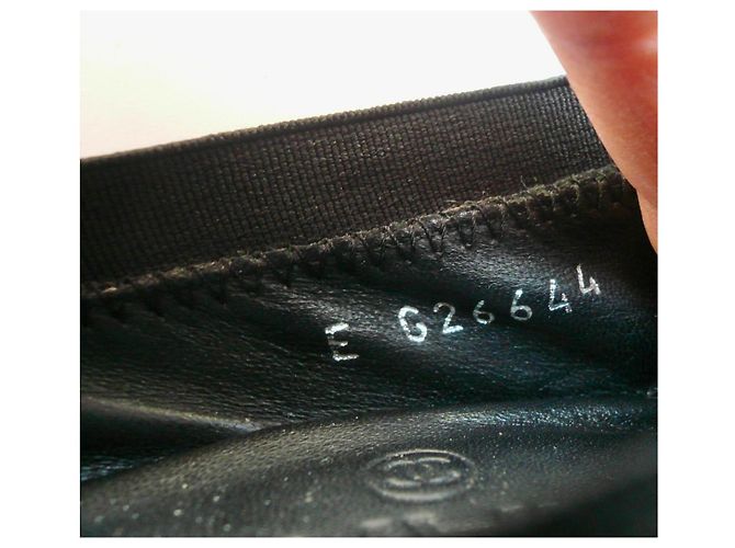 CHANEL Leder-Pumps mit Elastischem Rand Sehr Gut Erhalten 37 IT Schwarz - Ansicht 5