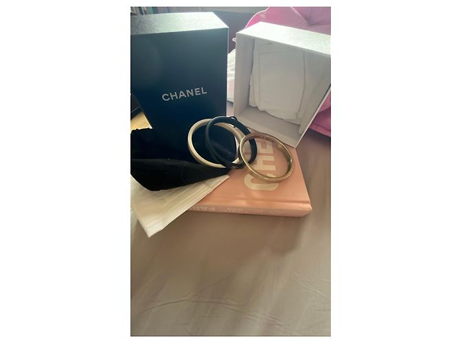 Set di 3 bracciali Chanel Nero Bianco D'oro - vista 2