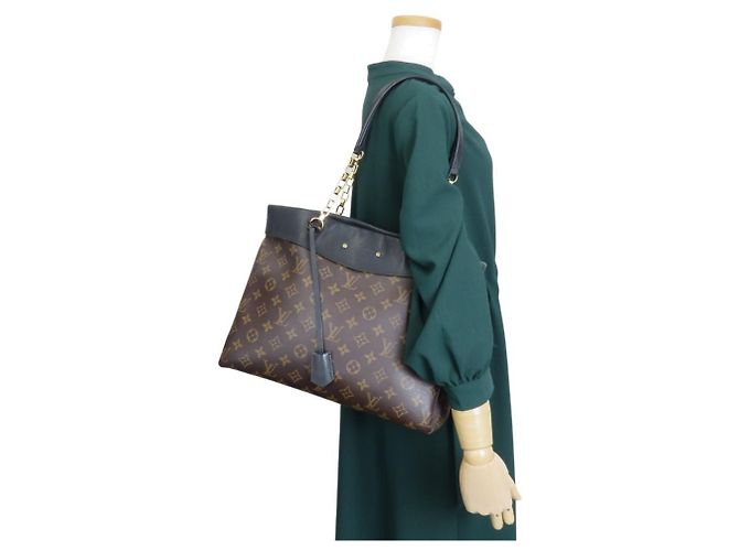 Borsa Tote Pallas di Louis Vuitton Nero Monogramma - vista 24