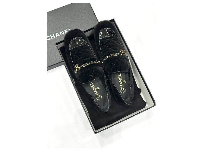Mocassini in suede nero Chanel NWOB Taglia 41 usati - vista 2