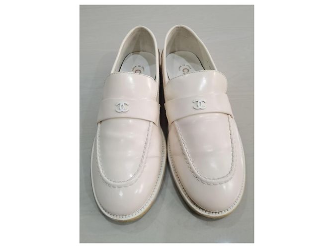 Mocassini con Logo CC di Chanel Bianco - vista 2