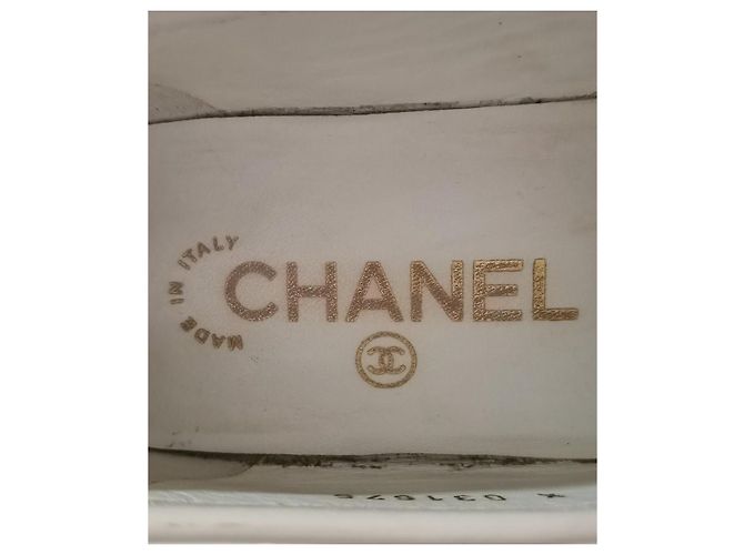 Mocassini con Logo CC di Chanel Bianco - vista 9