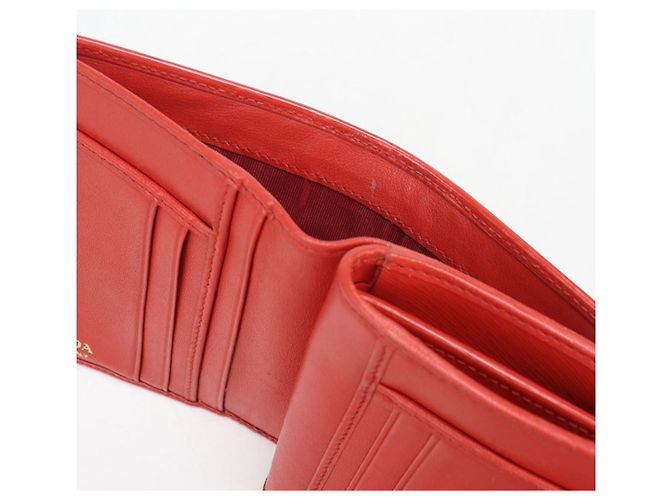Vitello Cartera bi-fold Prada en cuero rojo Roja - vista 4