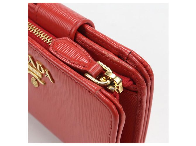 Vitello Cartera bi-fold Prada en cuero rojo Roja - vista 7