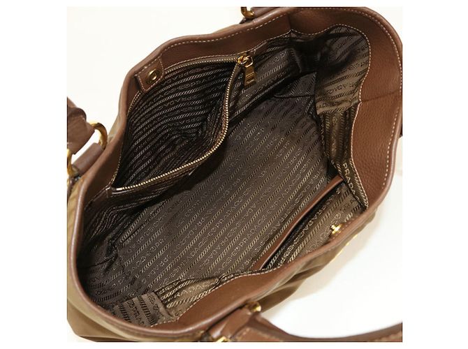 Braune Nylon-Tote von Prada - Ansicht 3