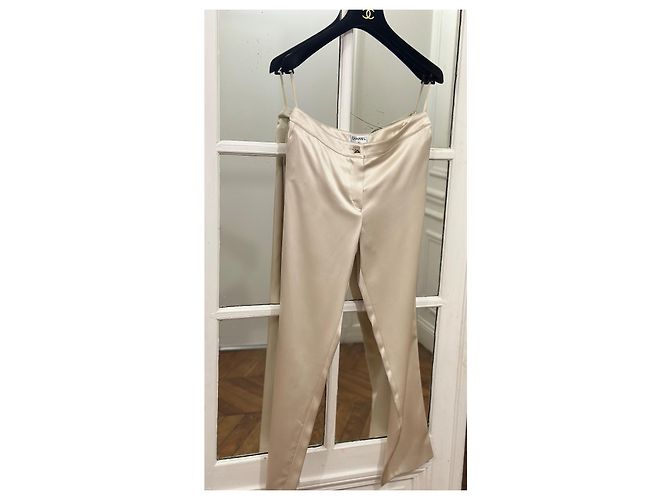 Pantalones de seda ecru Chanel Beige Crudo Blanco roto - vista 2