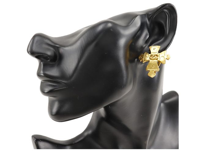 Orecchini a clip a croce placcati oro CC di Chanel D'oro - vista 5