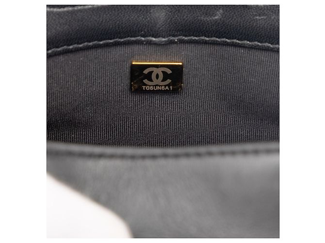 Chanel Mini Nera Trapuntata in Vernice Grafica Catch Flap Nero - vista 6