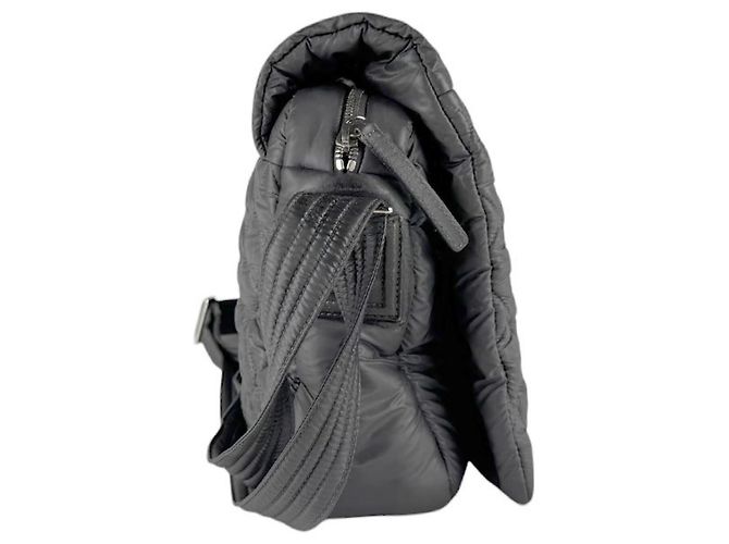 Bolso de Hombro de Nylon Chanel Coco Cocoon Castaño - vista 2