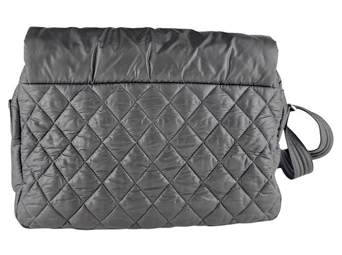 Bolso de Hombro de Nylon Chanel Coco Cocoon Castaño - vista 3