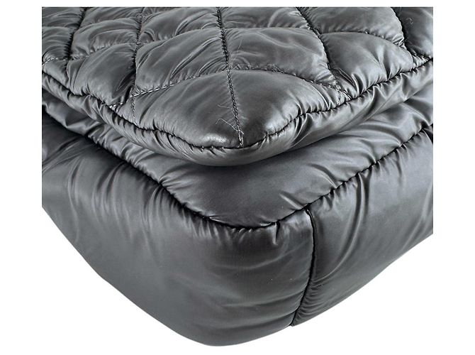 Bolso de Hombro de Nylon Chanel Coco Cocoon Castaño - vista 8