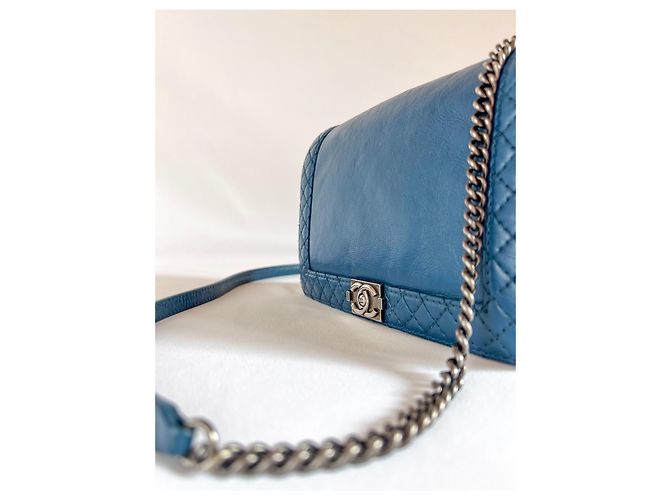 Borsa Chanel Boy blu scuro in pelle - vista 13