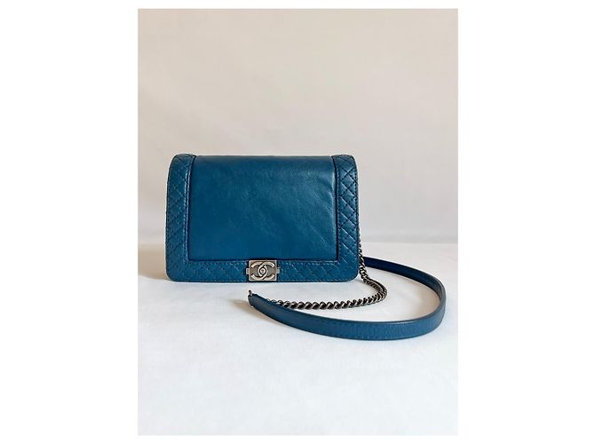 Borsa Chanel Boy blu scuro in pelle - vista 15