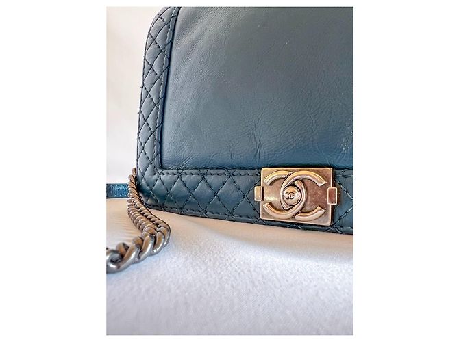 Borsa Chanel Boy blu scuro in pelle - vista 5