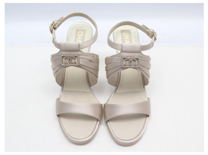 NUOVE SANDALI CHANEL G39654 38.5 IN SATIN LOGO CC STRASS Grigio - vista 9