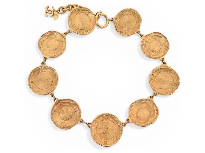 VINTAGE CHANEL NECKLACE CHOKER WITH MEDALLIONS IN PEARLS AND GOLDEN METAL - view 2
