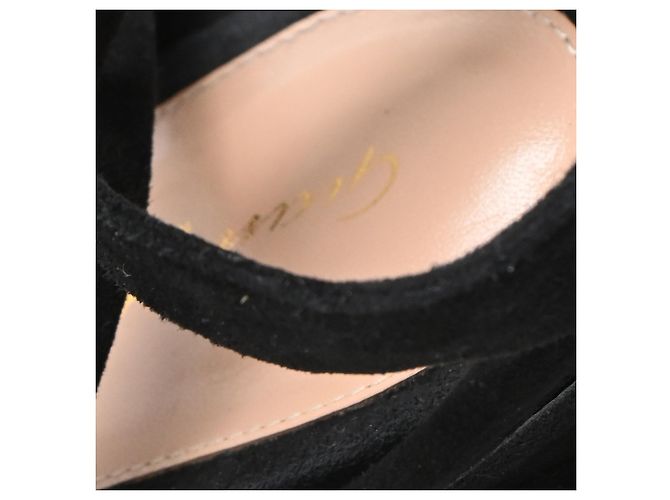 Sandali Janis Low Gianvito Rossi in Camoscio Nero - vista 10