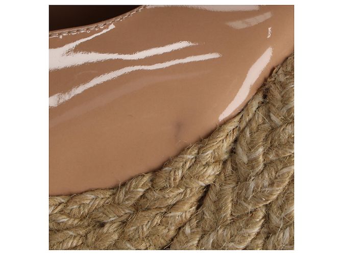 Stuart Weitzman Island Slingback Espadrille Sandalen aus beigem Lackleder - Ansicht 8