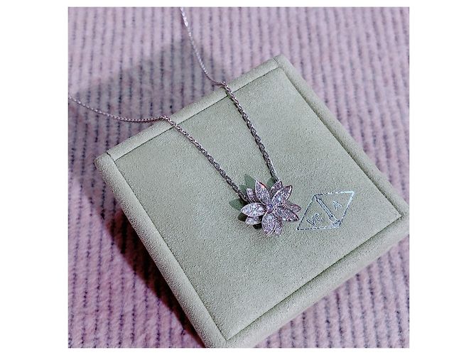 Van Cleef & Arpels Colar Lotus em ouro branco e diamantes Prata - vista 3