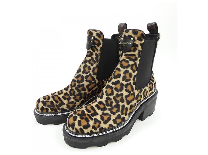 Botas Louis Vuitton Línea Bobourg Castaño - vista 3