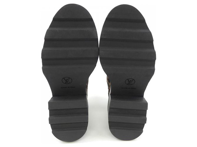Botas Louis Vuitton Línea Bobourg Castaño - vista 4