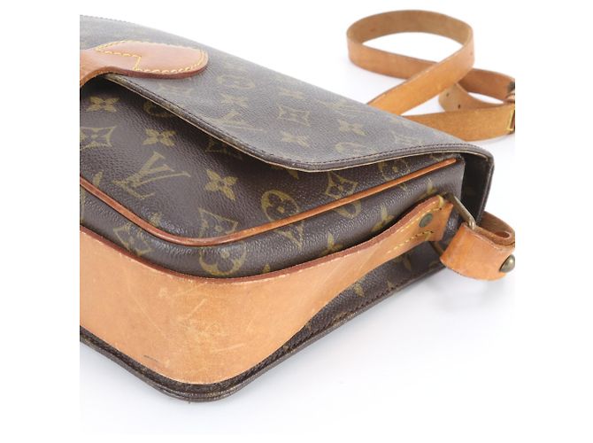Borsa a spalla in pelle Monogram Cartouchiere MM di Louis Vuitton - vista 3