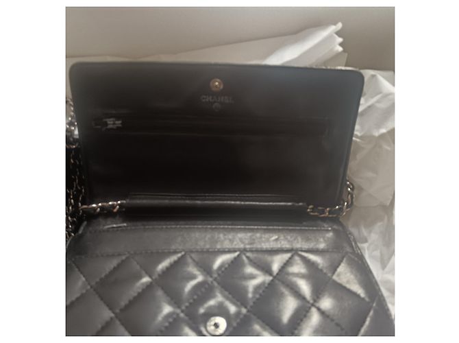 Wallet On Chain Cartera Chanel con cadena de piel de cordero negro - vista 5