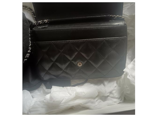 Wallet On Chain Cartera Chanel con cadena de piel de cordero negro - vista 7