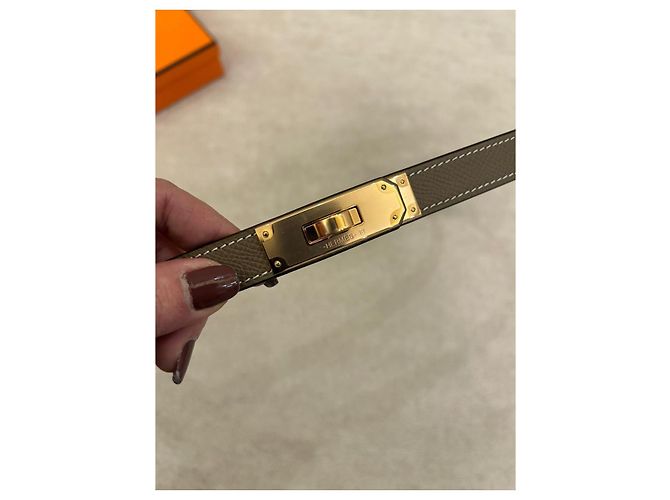 Hermès Kelly 18 Gürtel Epsom Kalbsleder Étoupe Roségold Grau - Ansicht 8
