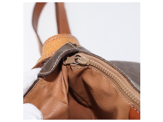 Céline Borsa a spalla circolare in tela Macadam CELINE in pelle PVC marrone oro Auth ti3851 D'oro - vista 22