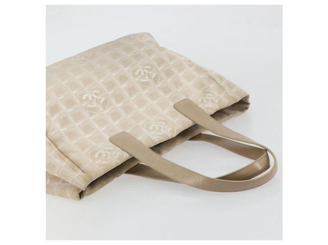 CHANEL Nuova linea da viaggio Borsa a mano in nylon beige oro CC Auth BA12132 D'oro - vista 6