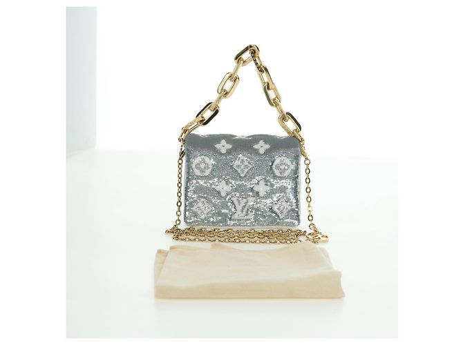 LOUIS VUITTON Borsa a Cintura Coussin Monogramma Argento LV Auth YKZ1196SAM - vista 12