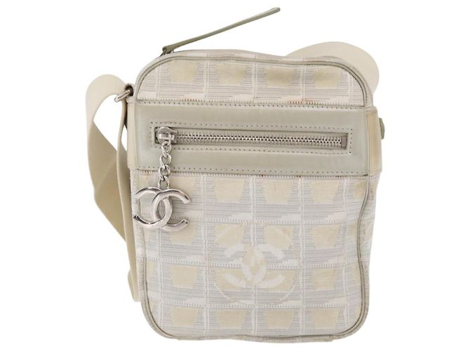 CHANEL Nuova linea da viaggio Borsa a spalla in nylon beige CC Auth ka3980A - vista 2