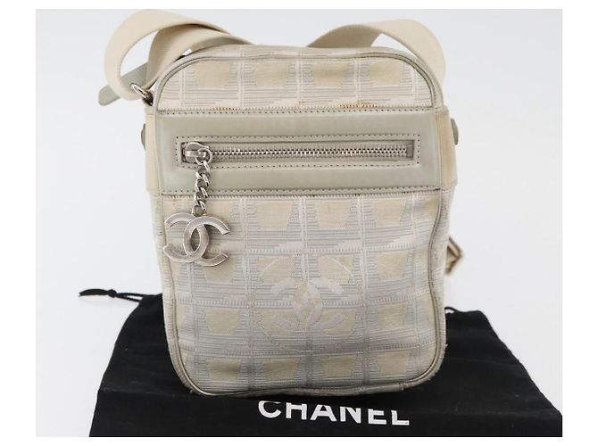 CHANEL Nuova linea da viaggio Borsa a spalla in nylon beige CC Auth ka3980A - vista 24
