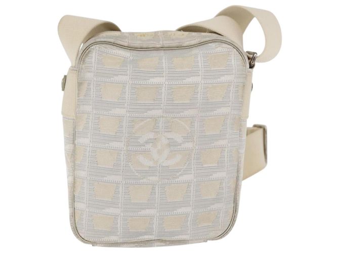 CHANEL Nuova linea da viaggio Borsa a spalla in nylon beige CC Auth ka3980A - vista 3