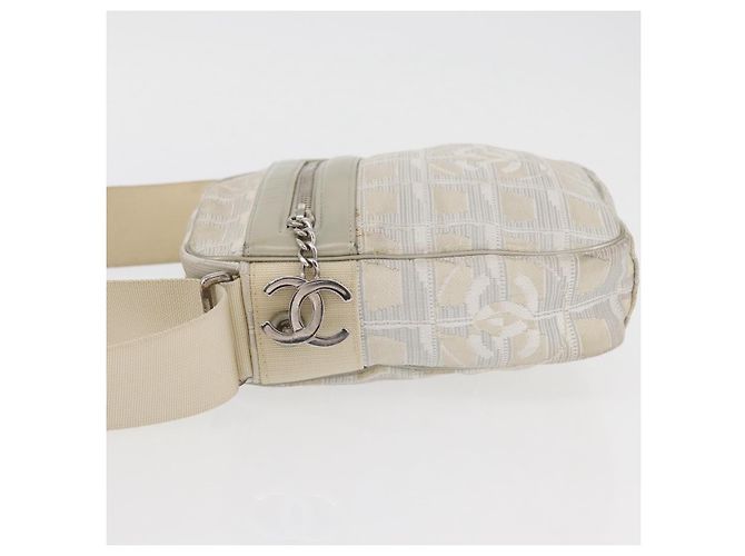 CHANEL Nuova linea da viaggio Borsa a spalla in nylon beige CC Auth ka3980A - vista 5