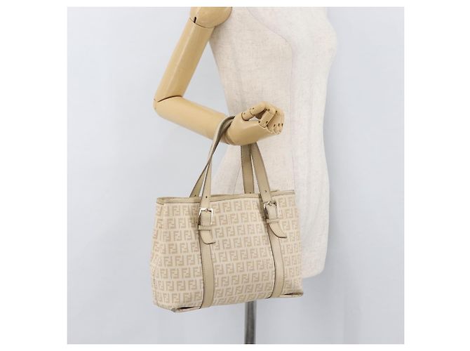 Borsa a mano in tela Zucchino FENDI avorio e oro Auth 175493 - vista 24