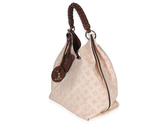 Hobo Carmel in Monogram Mahina Crema di Louis Vuitton Beige - vista 3