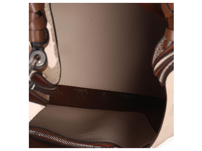 Hobo Carmel in Monogram Mahina Crema di Louis Vuitton Beige - vista 5