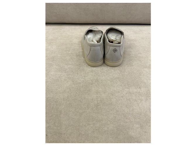 Loro Piana Summer Charms Walk Mocassini in Camoscio Grigio - vista 2