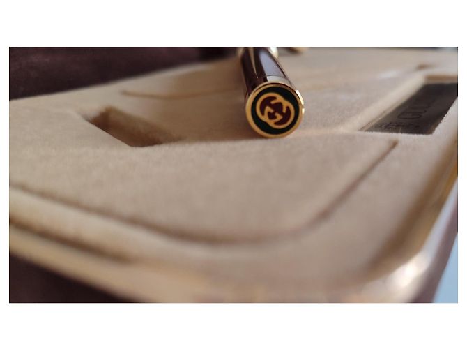 Rasoir Gucci en Or et Bruyère avec Émail Doré - vue 3