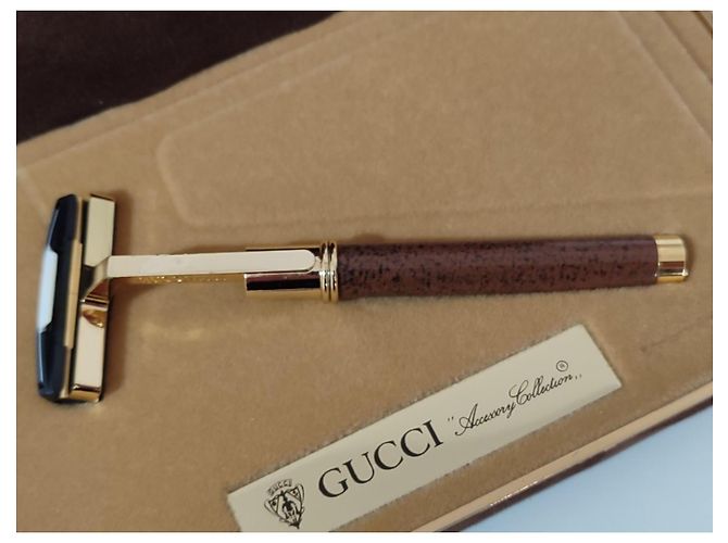Rasoir Gucci en Or et Bruyère avec Émail Doré - vue 4