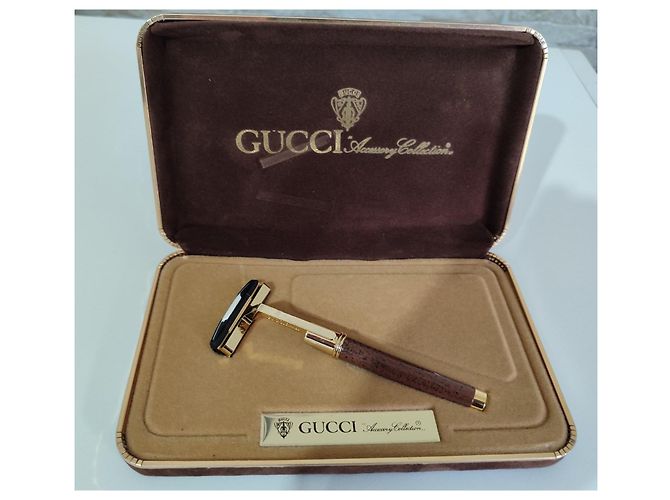Rasoir Gucci en Or et Bruyère avec Émail Doré - vue 7
