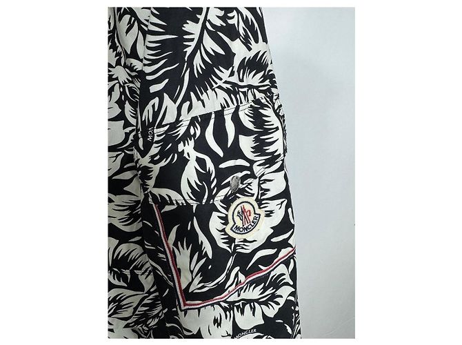 Giacca con cappuccio tropicale nera e bianca Moncler Nero Bianco - vista 3