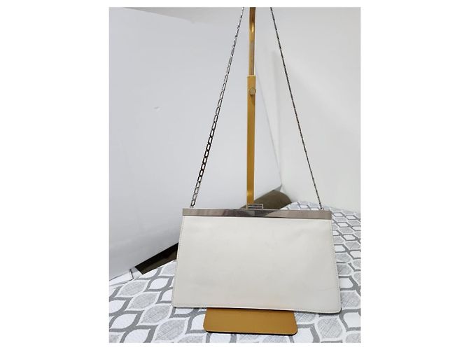 Céline Borsa a spalla media con chiusura in pelle di vitello liscia Off-White - vista 3