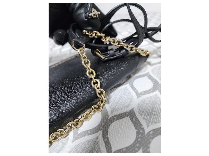 Borsa Henley in pelle nera a grana morbida di Burberry - vista 10